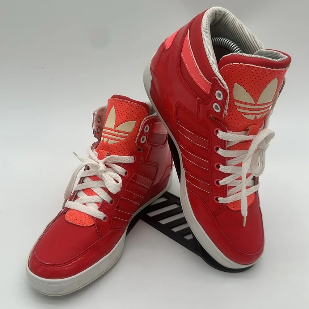 adidas Originals Hard Court Hi Women's Size 7 Red Sneakers